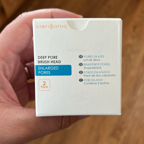 CLARISONIC DEEP PORE BRUSH HEAD (2 PACK) - Picture 2 of 3